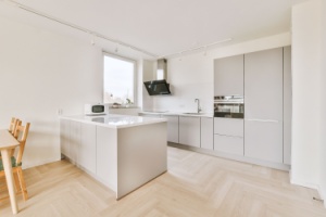 Shutterstock 2151937905